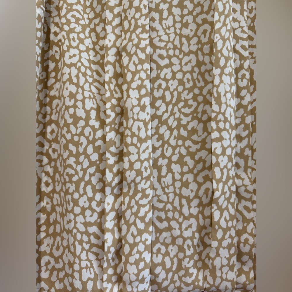 J. Crew Women's Beige Leopard Print 🐆Blouse - Picture 5 of 10